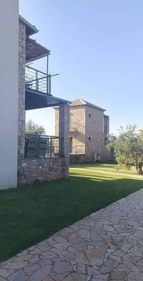 Megalos Kampos Marathopoli Luaran gambar