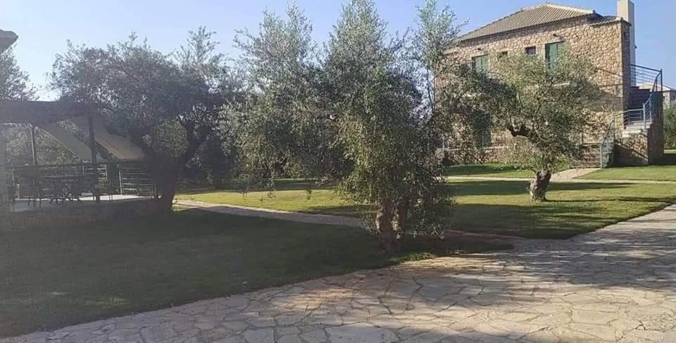 Megalos Kampos Marathopoli Luaran gambar